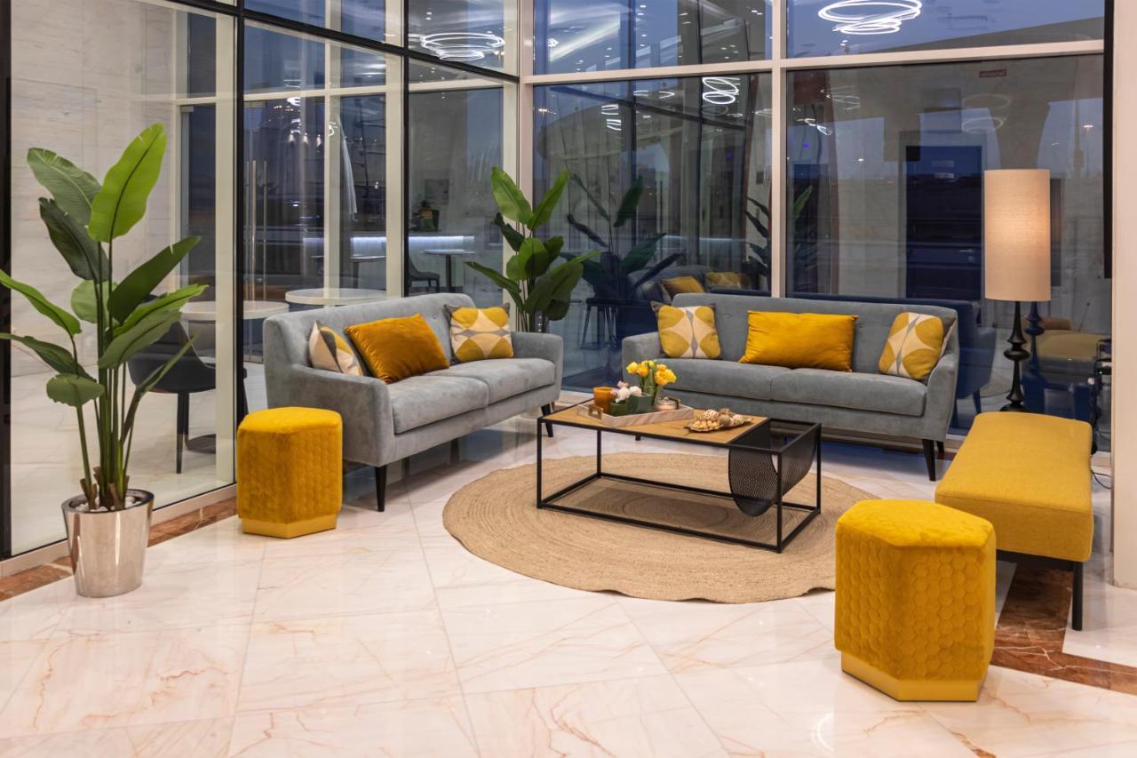 Viola Hotel Apartments Sharjah Bagian luar foto