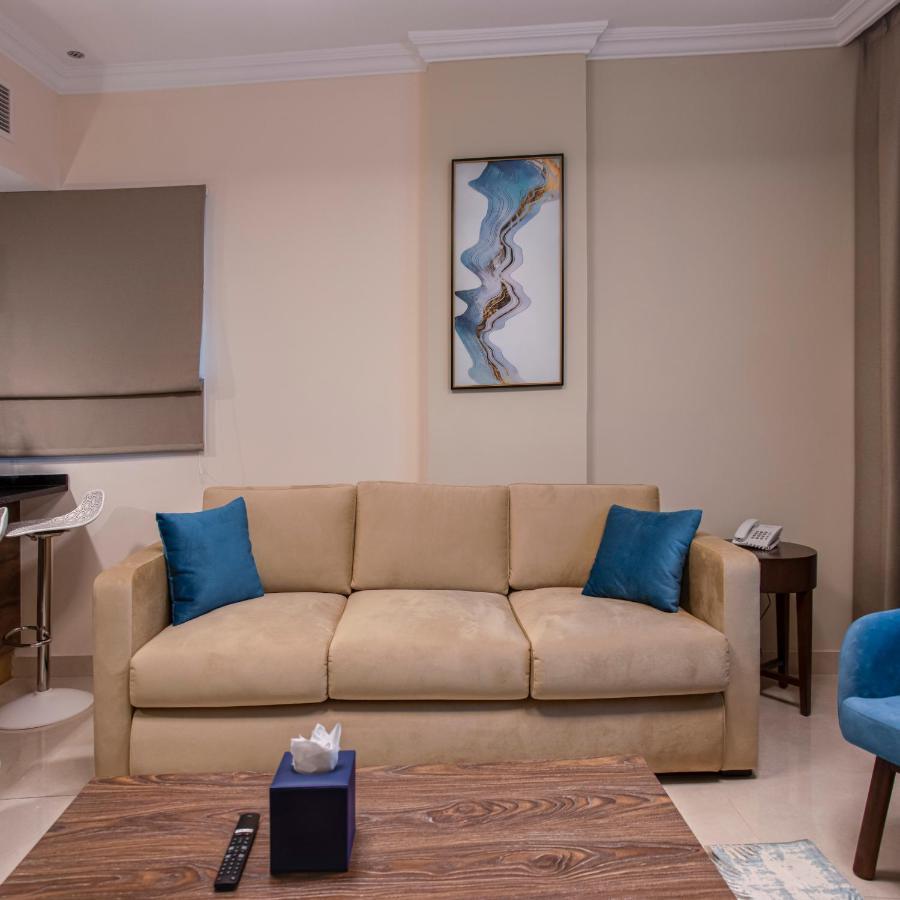 Viola Hotel Apartments Sharjah Bagian luar foto