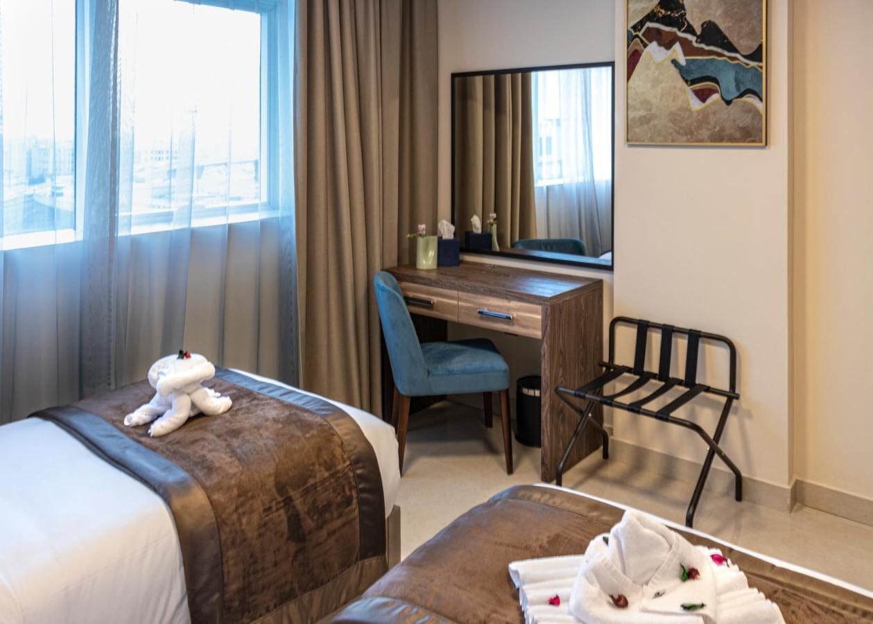 Viola Hotel Apartments Sharjah Bagian luar foto