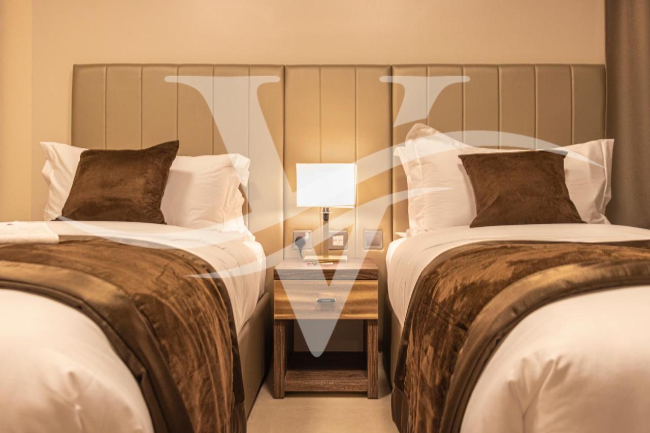 Viola Hotel Apartments Sharjah Bagian luar foto